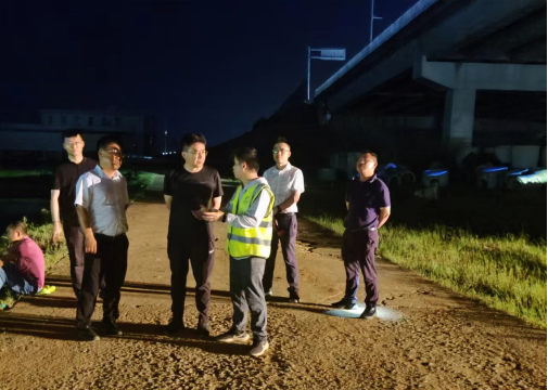抗洪抢险报导-迎“汛”而上，奔赴前列 -320.png